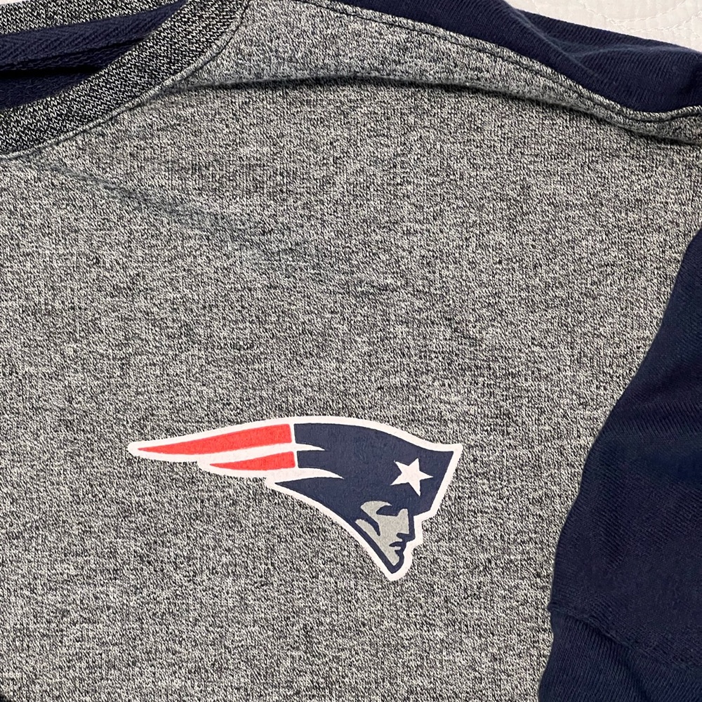 New England Patriots NFL Team Apparel XL sweatshirt gray